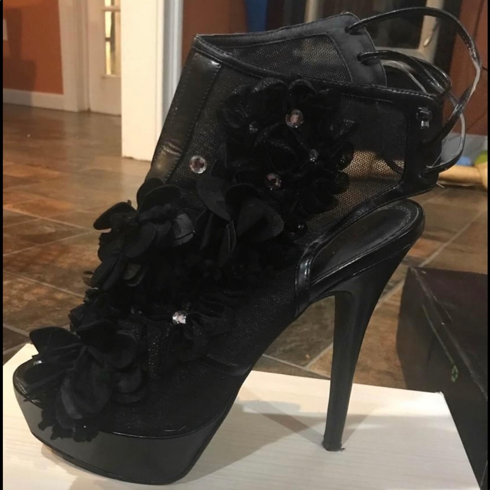 Colin Stuart Flower Embellished Heels